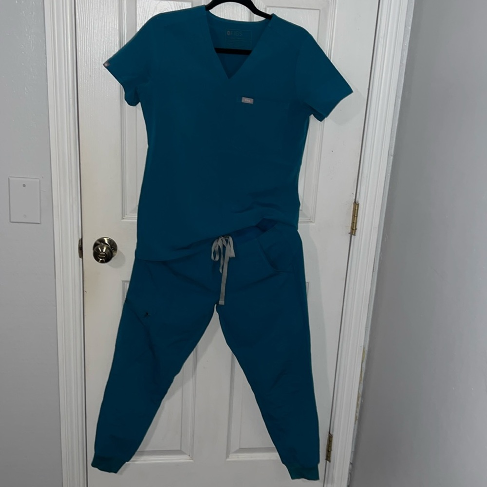 Figs Zamora jogger XS petite, Figs Catarina one pocket scrub top XS